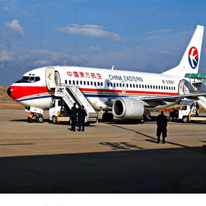 三亚凤凰航空货运航空快运业稳步发展的原因是什么？